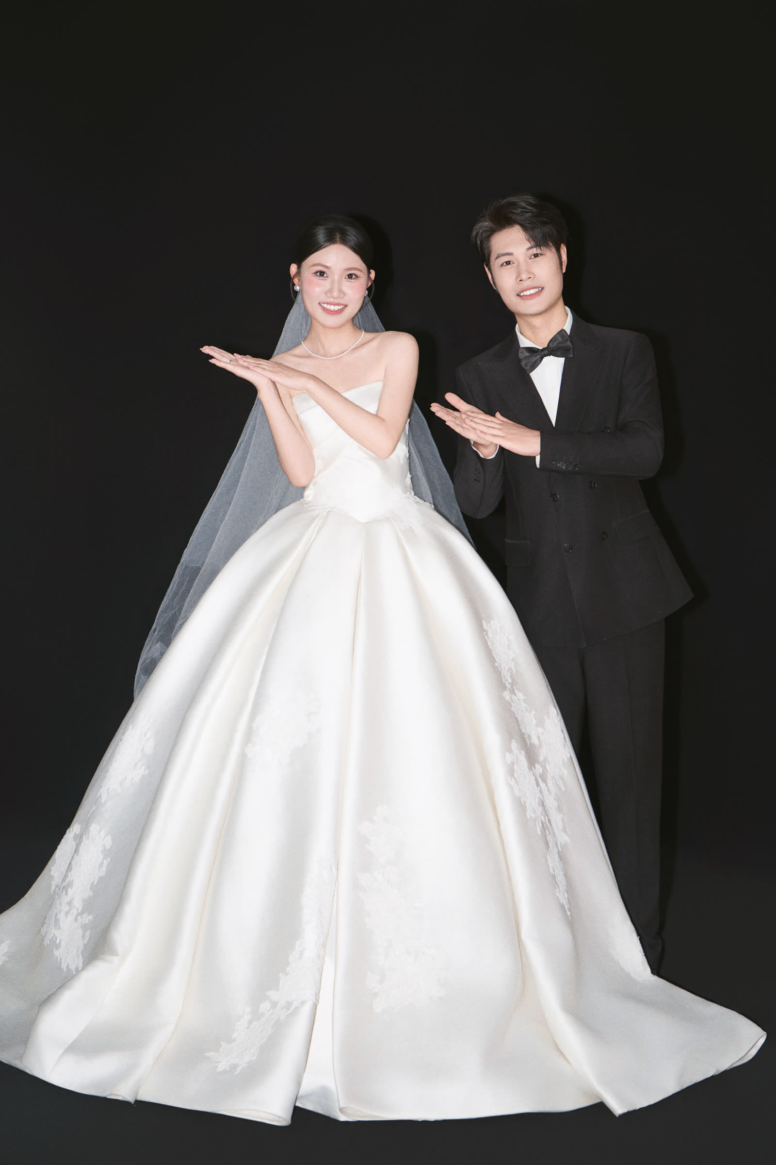 任贤龙与张梦梦 · 婚纱照